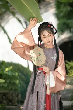 [YITUYU艺图语]2023.04.19 夏意 秋哒哒– [24+1P/350MB] - 2