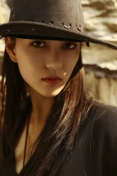[YITUYU艺图语]2023.04.21 BLACK HAT 婉宁 [28+1P/454MB] - 2