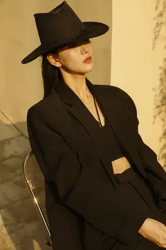 [YITUYU艺图语]2023.04.21 BLACK HAT 婉宁 [28+1P/454MB] - 3