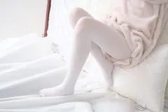 喵写真 早期作品01 毛茸茸睡衣下的白丝 [106P/1V/375MB] - 1