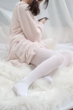 喵写真 早期作品01 毛茸茸睡衣下的白丝 [106P/1V/375MB] - 2