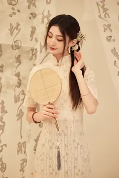 [YITUYU艺图语]2023.04.21 春 小多多要爆富[21+1P/728MB] - 3