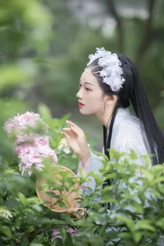 [YITUYU艺图语]2023.04.23 不知春 秋哒哒–[34+1P/460MB] - 2