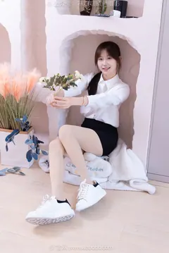 [BoBoSocks袜啵啵]NO.690 香菜-板鞋、厚肉丝、ol至服[156P/1V/5.73GB] - 3