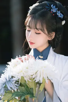 [YITUYU艺图语]2023.05.01 咏菊 五月兔[34+1P/565MB] - 1