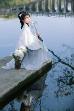 [YITUYU艺图语]2023.05.01 咏菊 五月兔[34+1P/565MB] - 2