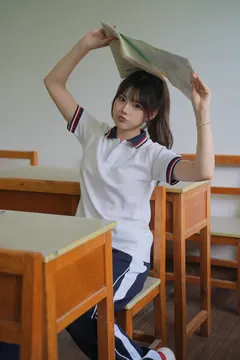 [YITUYU艺图语]2023.05.04 春日校园 shiro[25+1P/393MB] - 1