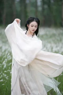 [YITUYU艺图语]2023.05.04 遇见春 秋哒哒–[31+1P/330MB] - 3