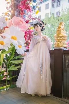 [YITUYU艺图语]2023.05.07 豫园花朝节-花神 丝言不吃包子[27+1P/230MB] - 2