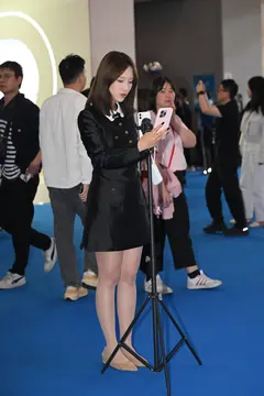 精选街拍作品 NO.6916 清秀甜美主播[92P/129MB] - 3