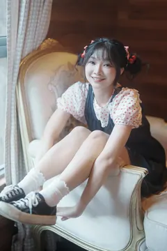 [YITUYU艺图语]2023.05.10 森林里的小木屋 七七[33+1P/362MB] - 2