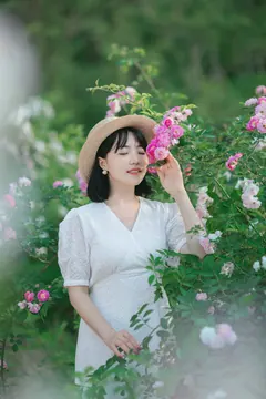 [YITUYU艺图语]2023.05.19 四月蔷薇花开 冬琴[29+1P/554MB] - 1
