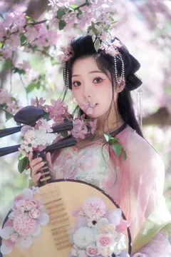 [YITUYU艺图语]2023.05.22 发光的春日宴 林又迟[23+1P/381MB] - 2