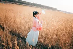 [YITUYU艺图语]2023.05.24 夕阳下的玩耍 桃墨公子x[29+1P/283MB] - 2