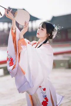 [YITUYU艺图语]2023.05.28 红叶新赋 兔子Zzz不吃胡萝卜[37+1P/470MB] - 1