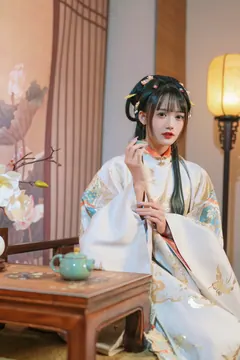 [YITUYU艺图语]2023.05.29 小轩窗，正梳妆 兔子Zzz不吃胡萝卜[38+1P/441MB] - 2