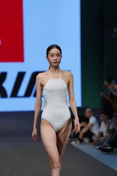 精选街拍作品 NO.6965 内一展32[104P/174MB] - 2