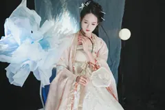 [YITUYU艺图语]2023.05.30 寄明月 兔子Zzz不吃胡萝卜[38+1P/431MB] - 3