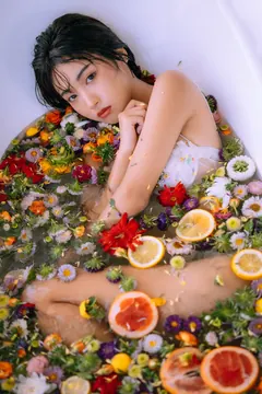 [YITUYU艺图语]2023.05.31 浴缸鲜花少女 文文[44+1P/419MB] - 2