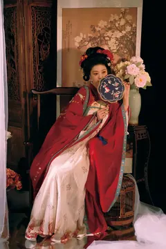 [YITUYU艺图语]2023.06.08 花想容颜 小楼[21+1P/351MB] - 2