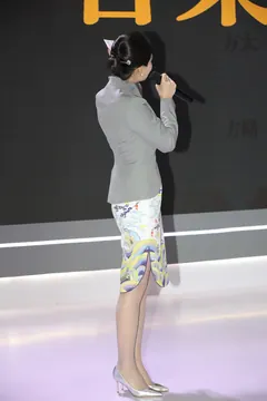 精选街拍作品 NO.6998 端庄气质空姐[135P/108MB] - 1