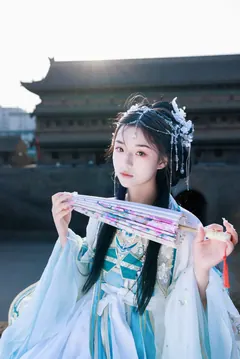 [YITUYU艺图语]2023.06.10 青鸾 裴同学[23+1P/443MB] - 2