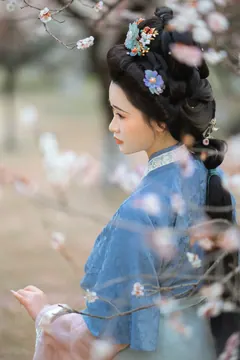 [YITUYU艺图语]2023.06.13 香魂 江月[43+1P/457MB] - 2