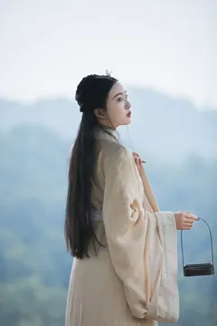[YITUYU艺图语]2023.06.15 山中书事 知岫[29+1P/420MB] - 2