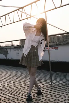 [YITUYU艺图语]2023.06.16 天台青春 菠菜三明治[21+1P/198MB] - 2