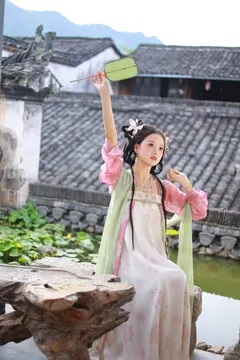 [YITUYU艺图语]2023.06.21 江南夏日 柚二白白[28+1P/187MB] - 2