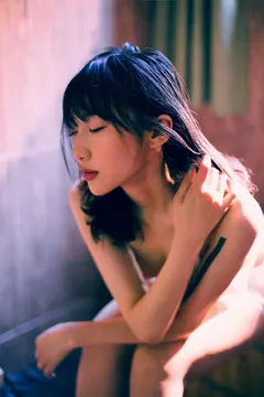 [YITUYU艺图语]2023.06.28 光洒落的方向 老鼠窜过雨棚[25+1P/652MB] - 2