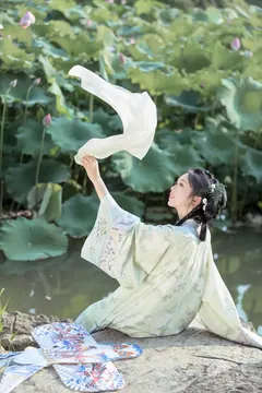 [YITUYU艺图语]2023.06.28 菡萏 槐枝-[35+1P/649MB] - 2