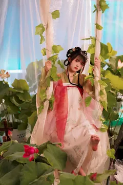 [YITUYU艺图语]2023.06.30 浮香花谷 兔子Zzz不吃胡萝卜[54+1P/594MB]