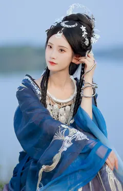 [YITUYU艺图语]2023.07.06 苗疆圣女 嘉月月月[20+1P/113MB] - 3