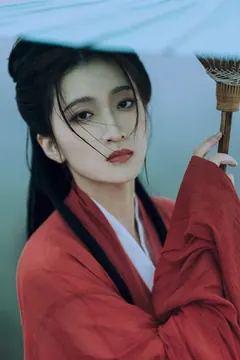 [YITUYU艺图语]2023.07.10 长剑问情 迪尼斯水怪[31+1P/482MB] - 4