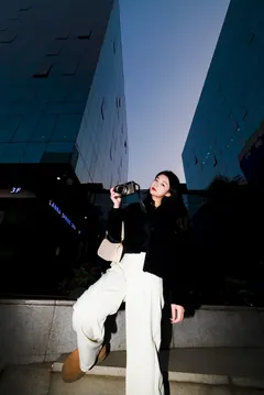 [YITUYU艺图语]2023.07.16 夜景街拍人像 裴同学[22+1P/327MB] - 1