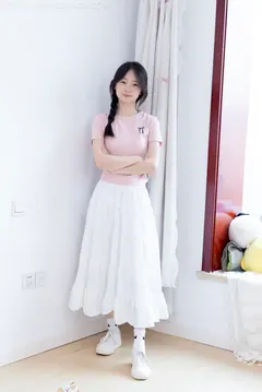 勿恋传媒 NO.2756 萌萌-板鞋、自然穿脏白棉袜、裸足[162P/1V/3.22GB] - 2