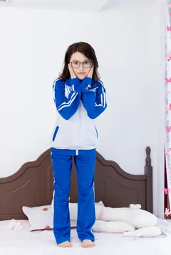 勿恋传媒 NO.2760 羊绒-板鞋、纯白棉袜、裸足、校服[156P/1V/3.34GB]