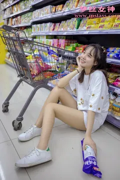 [MSLASS梦丝女神]2019.05.02  超市的吃货少女 玥玥 [67P/385M] - 2