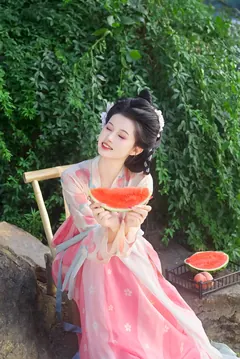 [YITUYU艺图语]2023.07.29 西瓜味的夏天 蛋糕杀手[21+1P/324MB] - 1
