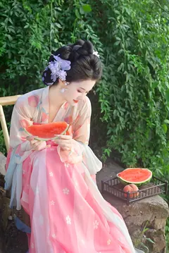 [YITUYU艺图语]2023.07.29 西瓜味的夏天 蛋糕杀手[21+1P/324MB] - 2