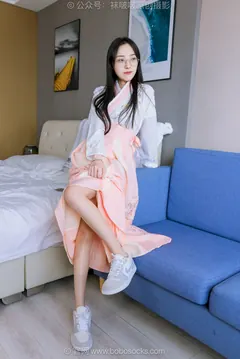 [BoBoSocks袜啵啵]NO.744 稚予-板鞋、油亮薄肉丝、丝袜踩奶油蛋糕[133P/1V/6.15GB] - 2