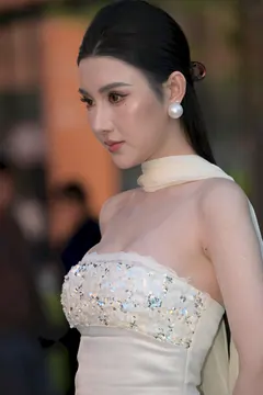 精选街拍作品 NO.7163 优雅白裙小露娜[194P/216MB] - 1