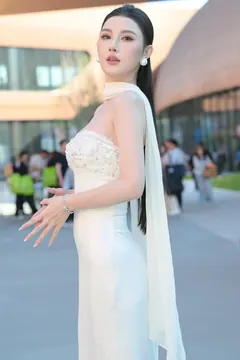 精选街拍作品 NO.7163 优雅白裙小露娜[194P/216MB] - 3