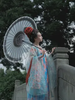 [YITUYU艺图语]2023.08.01 雨后游园 琳琅[32+1P/230MB] - 2