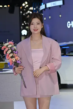 精选街拍作品 NO.7180 绝色颜爆春晓[216P/295MB] - 1