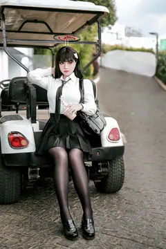 半半子 NO.085 – 蔚蓝档案 调月莉音 至服x竞泳[64P/5V/634MB] - 2