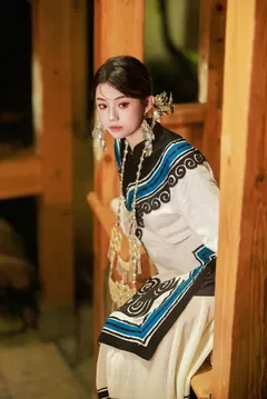 [YITUYU艺图语]2023.08.12 空谷幽兰 裴同学[58+1P/822MB] - 2