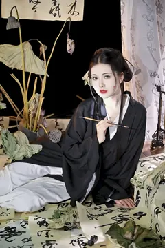 [YITUYU艺图语]2023.08.16 残荷 伊伊不想长胖胖[29+1P/499MB] - 4