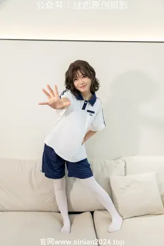 丝恋摄影 NO.019 泡芙-厚白丝，白板鞋，水手服[270P/1V/4.35GB] - 4